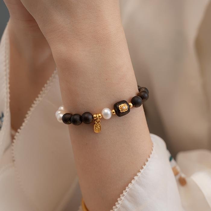 S-01-3.jpg 2025 New Model Pearl & Agarwood Bracelet - Image 3